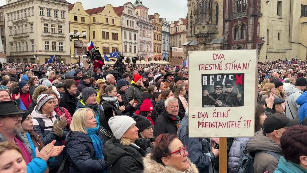 Video: Babiše do koše, skandoval dav v centru Prahy